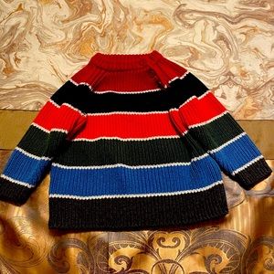 The children place boy Sweater